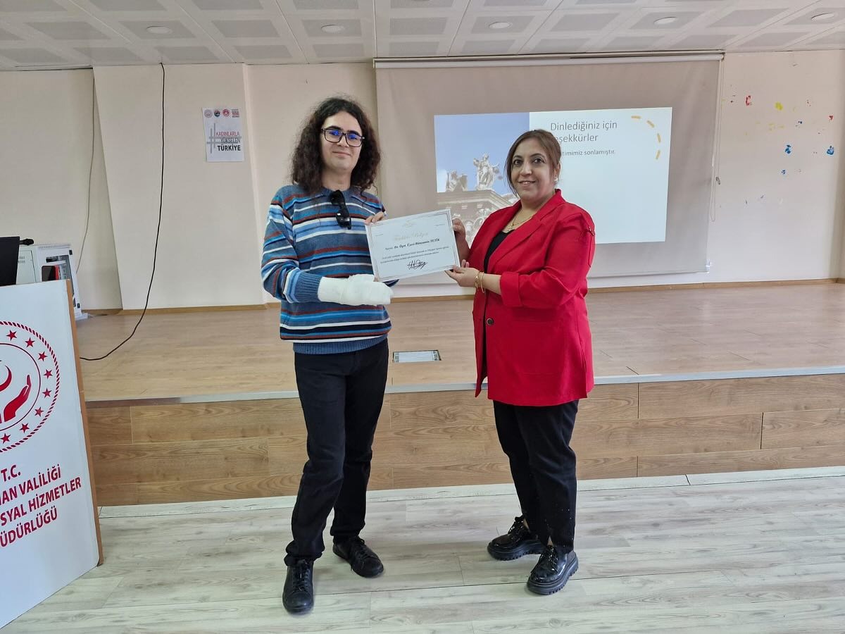 Dr. Öğr. Üyesi Bünyamin Tetik Etkili Konuşma ve Diksiyon Konulu Seminer Verdi