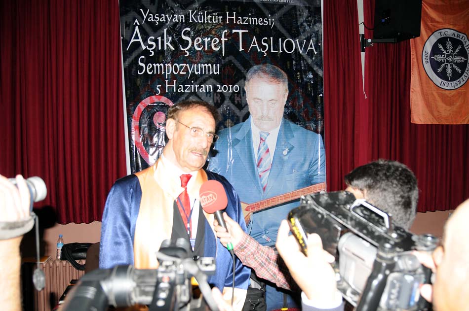 Yaşayan Kültür Hazinesi; Âşık Şeref Taşlıova