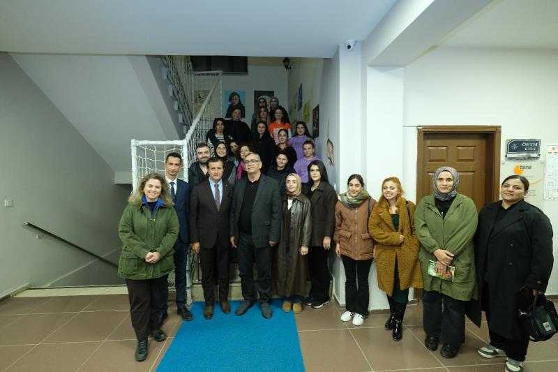 Yaratıcı Okuma Atölyesi Etkinleri Dr. Öğr. Üyesi Okan Özkara’nın Moderatörlüğünde Başladı