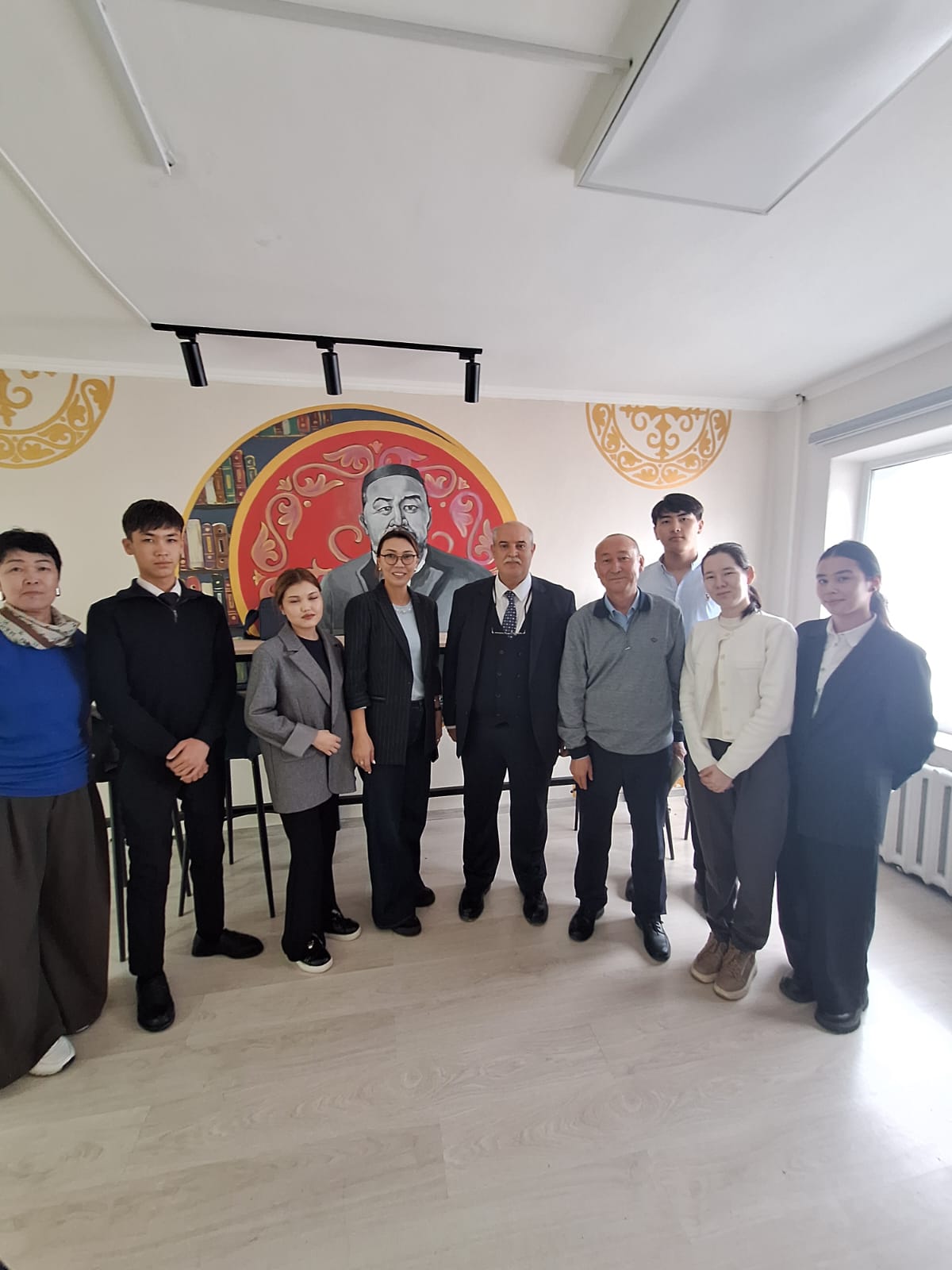 Bölüm Başkanımız Prof. Dr. Mustafa Şenel, Çimkent Özbekali Zhanibekov Güney Kazakistan Pedagoji Üniversitesi, İngiliz…